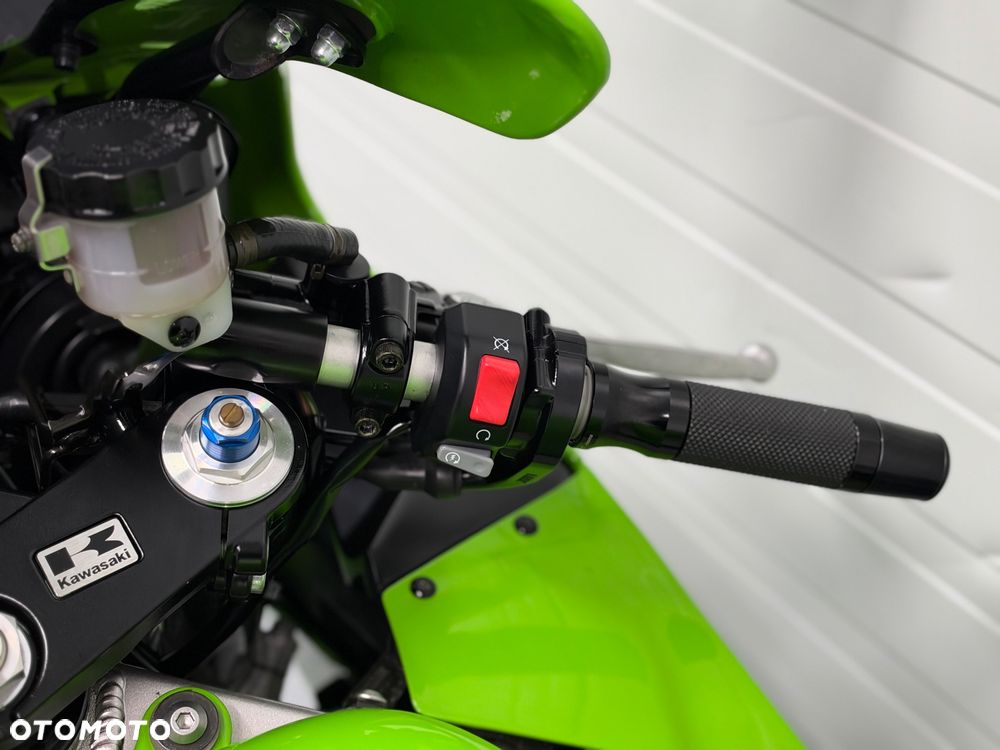 Kawasaki ZXR - 28