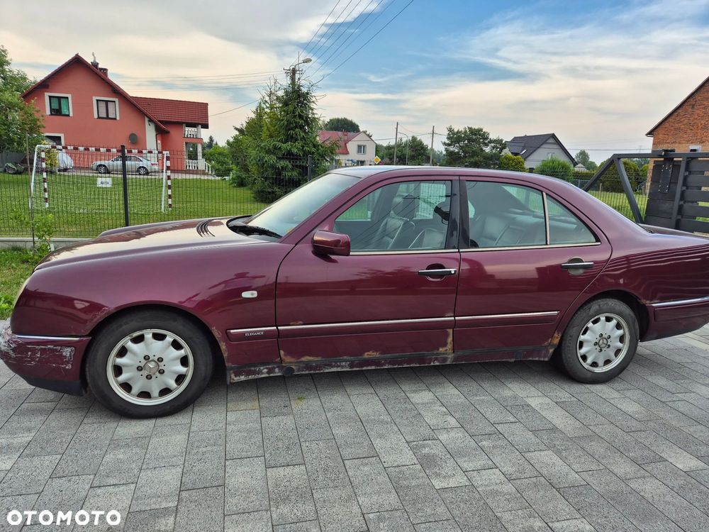 Mercedes-Benz Klasa E - 9