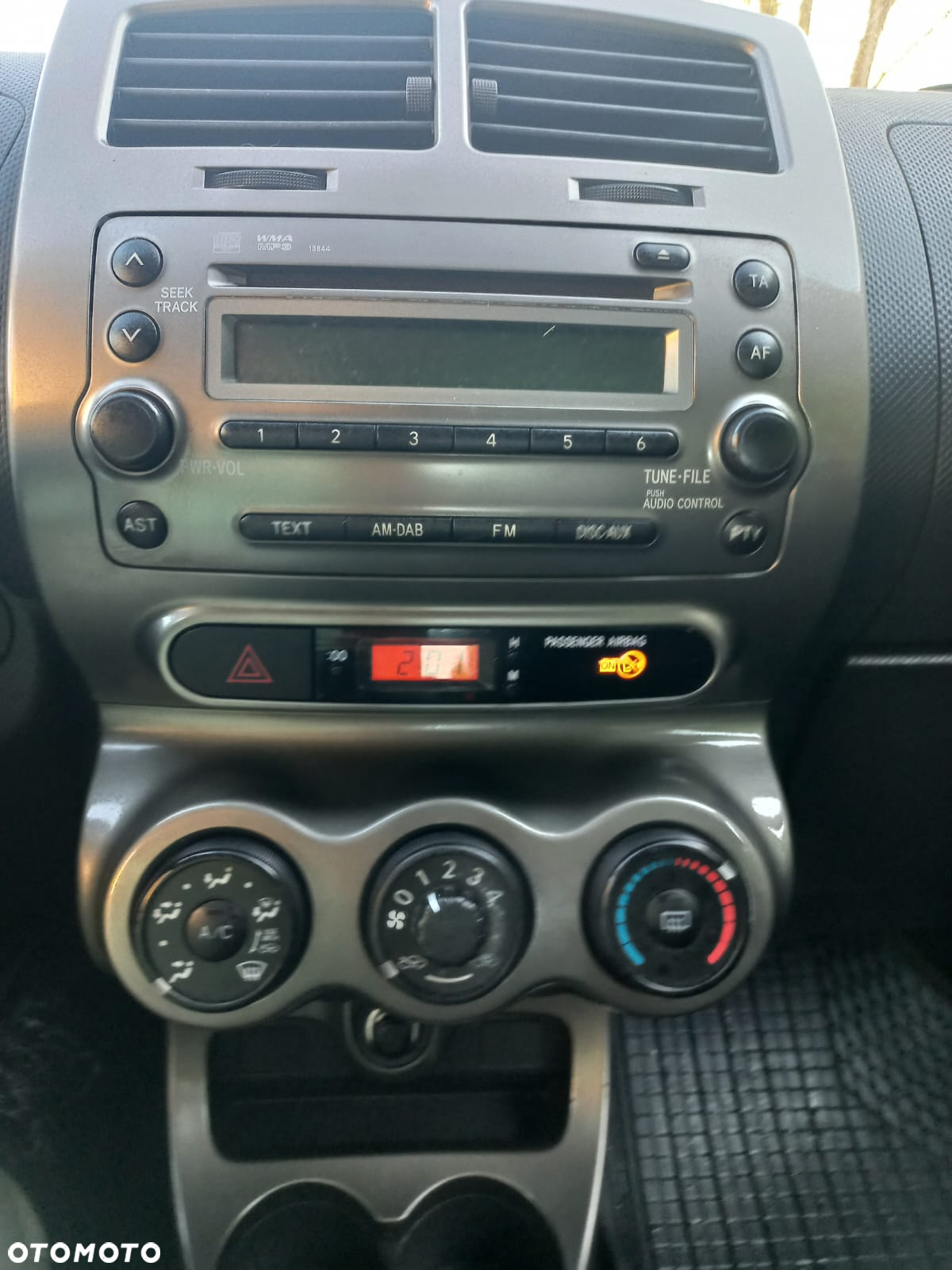 Toyota Urban Cruiser 1.4 D-4D 4x4 Club - 14