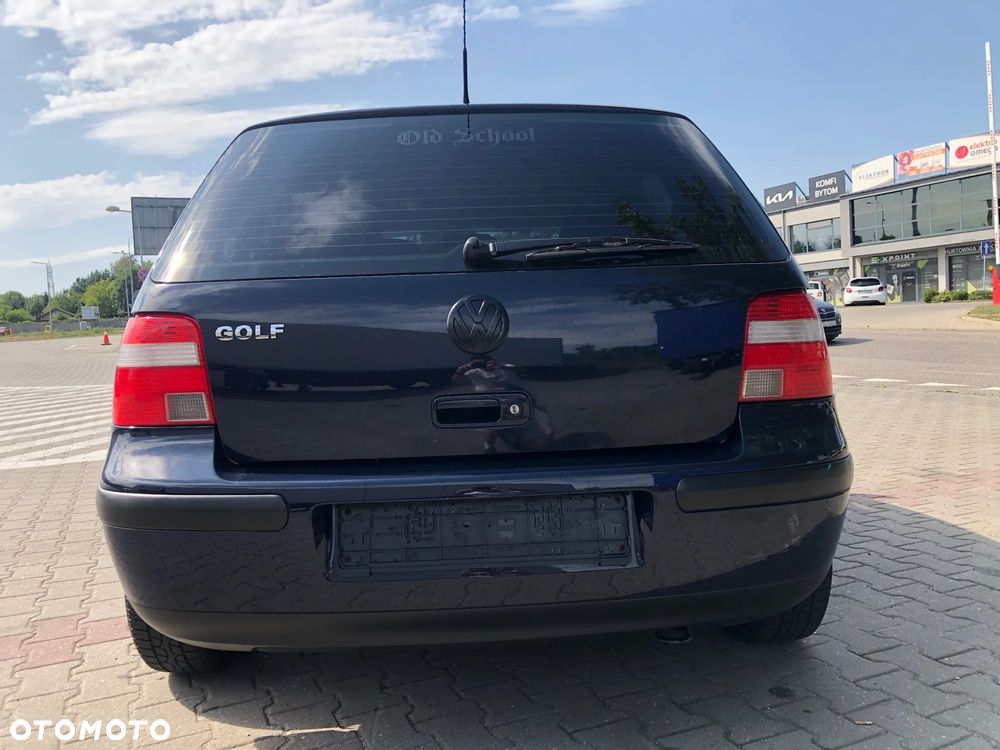Volkswagen Golf - 11