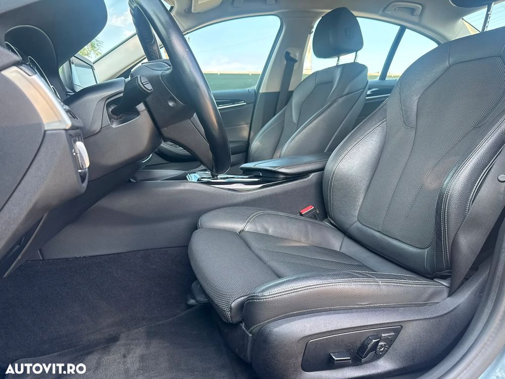 BMW Seria 5 530i Aut. Sport Line - 24