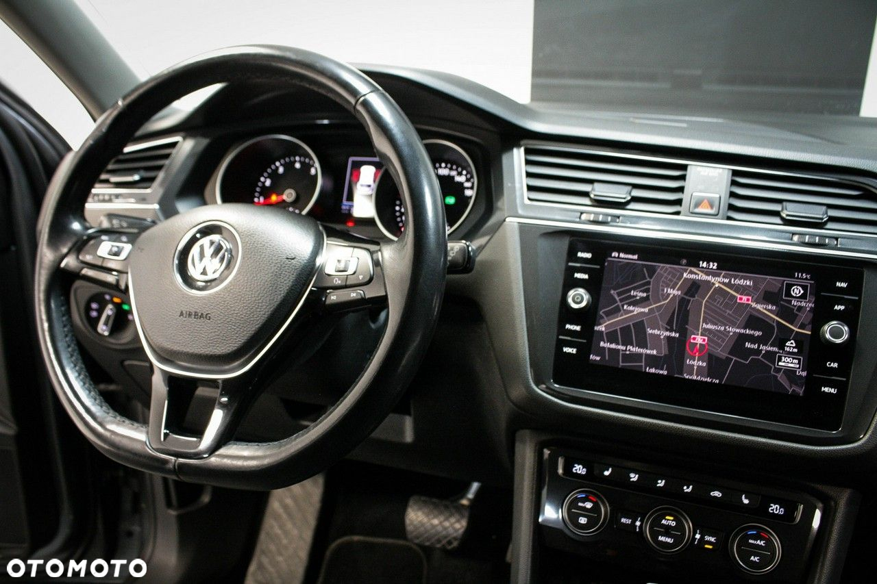 Volkswagen Tiguan - 23