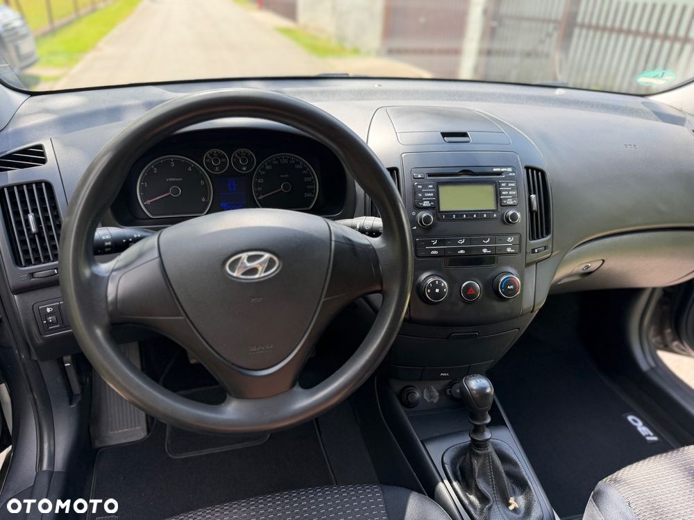 Hyundai i30 1.6 CRDi Base + World Cup - 9
