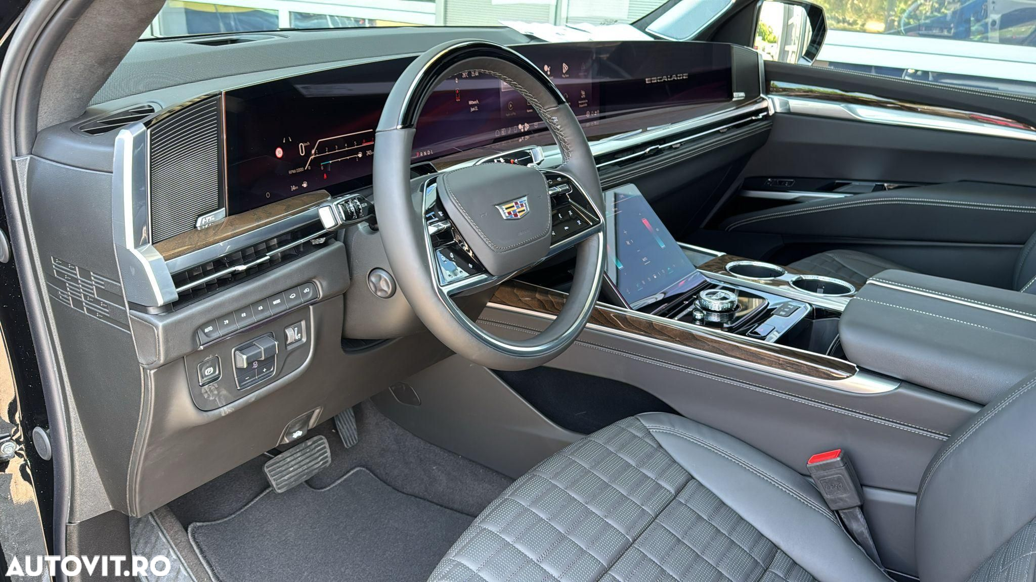 Cadillac Escalade - 11