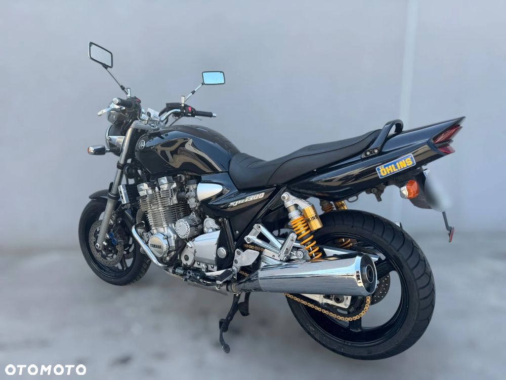 Yamaha XJR - 4