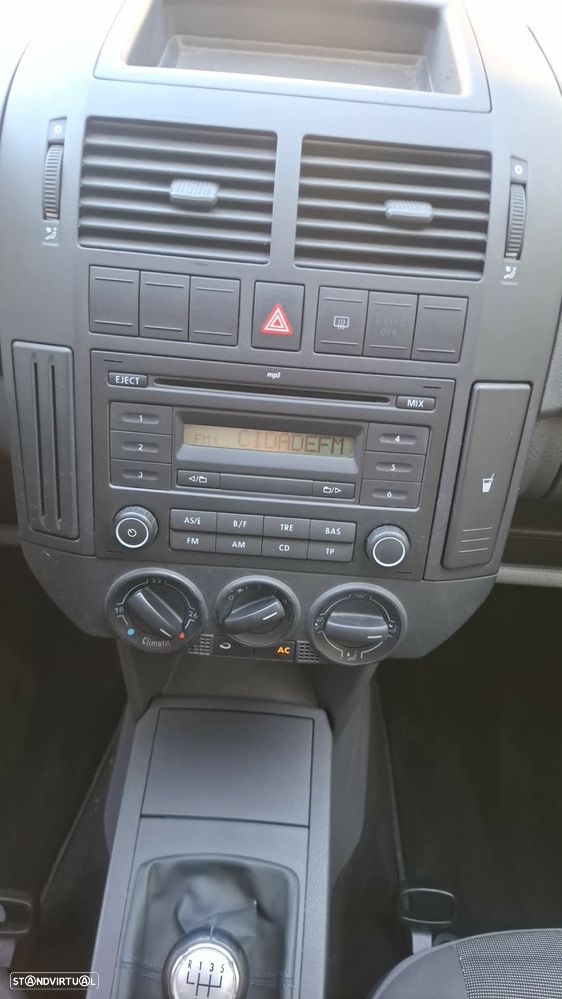VW Polo 1.2 Live - 14