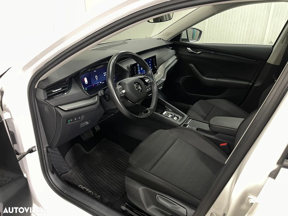 Skoda Octavia 2.0 TDI DSG Ambition - 4