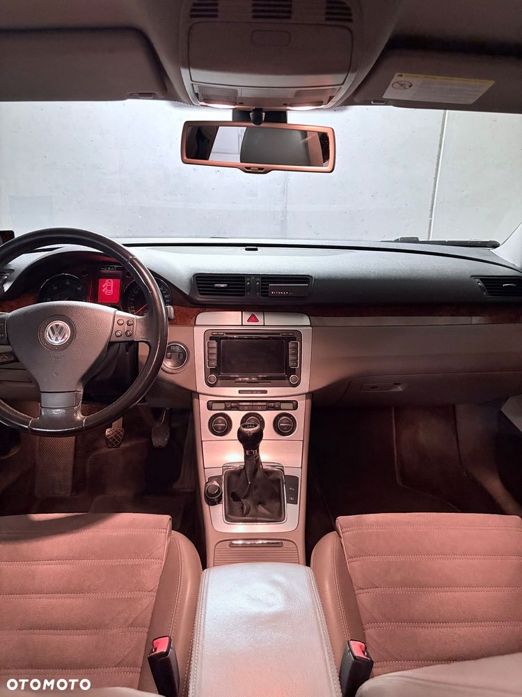Volkswagen Passat 2.0 TDI Highline - 11
