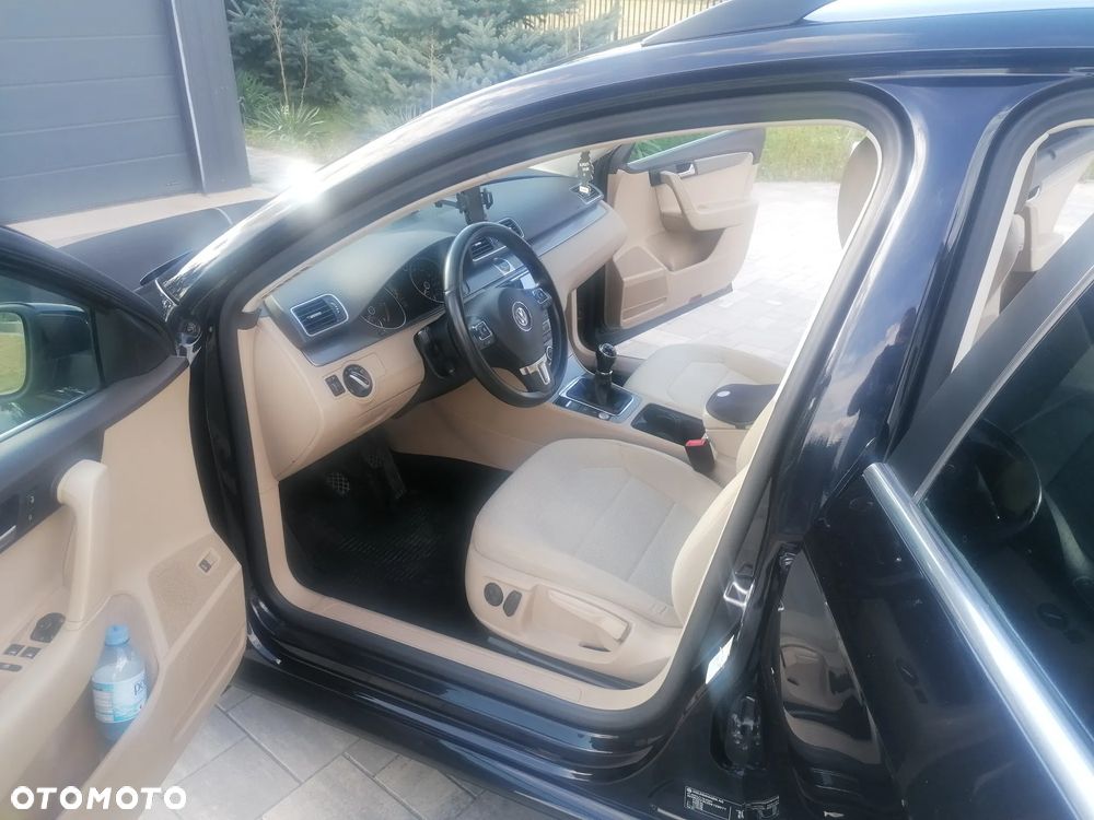Volkswagen Passat 2.0 TDI Comfortline - 10
