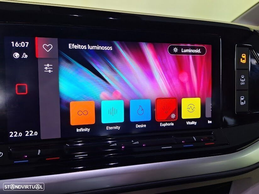 VW Multivan 2.0 TDI Life DSG - 32