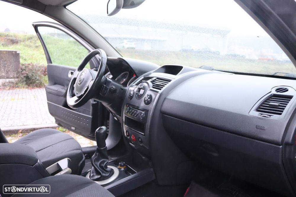 Renault Mégane Break 1.5 dCi L Dynamique - 9