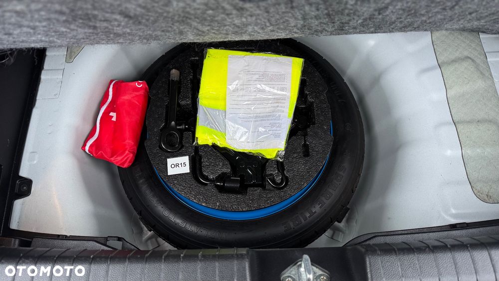 Hyundai i20 blue 1.2 Trend - 21