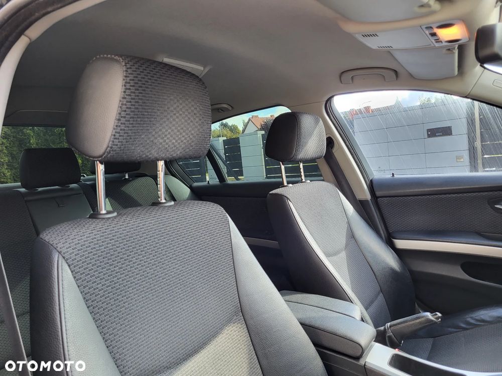 BMW Seria 3 320i - 14