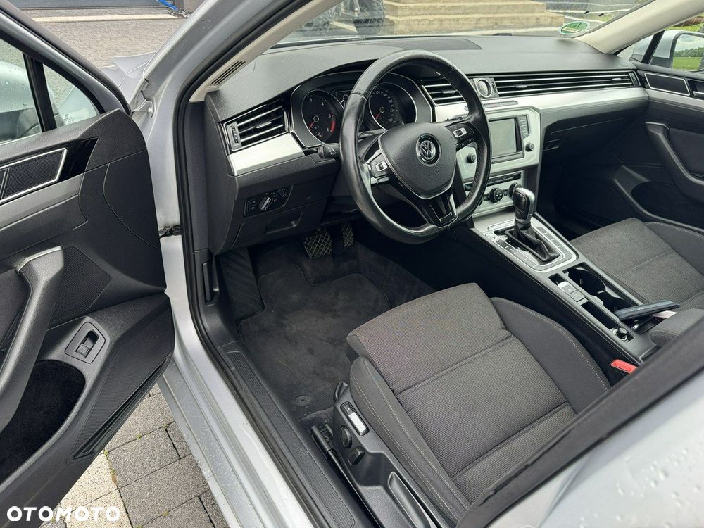 Volkswagen Passat - 14