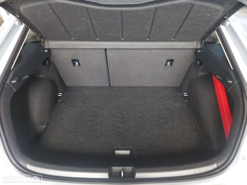 Volkswagen Taigo 1.0 TSI Urban DSG — fotografia 18