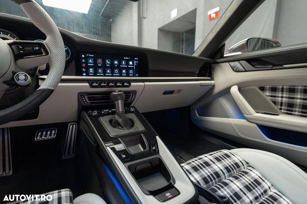 Porsche 992 - 19