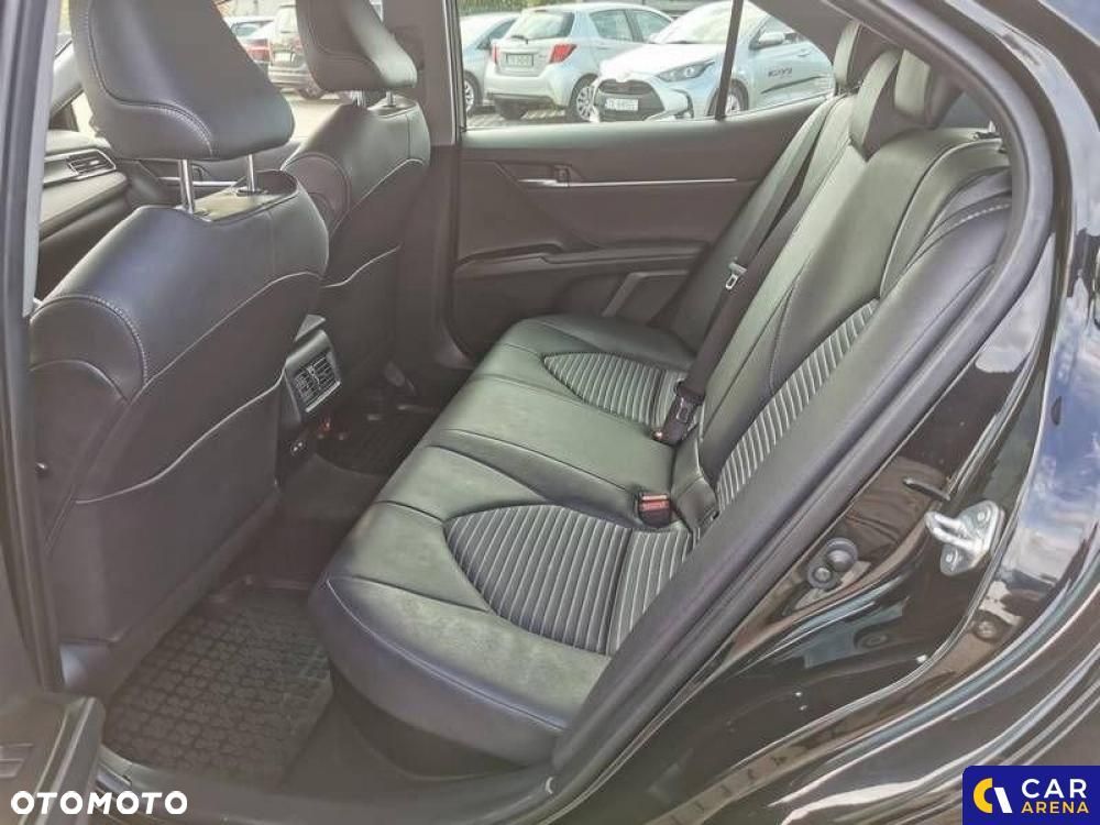 Toyota Camry - 31