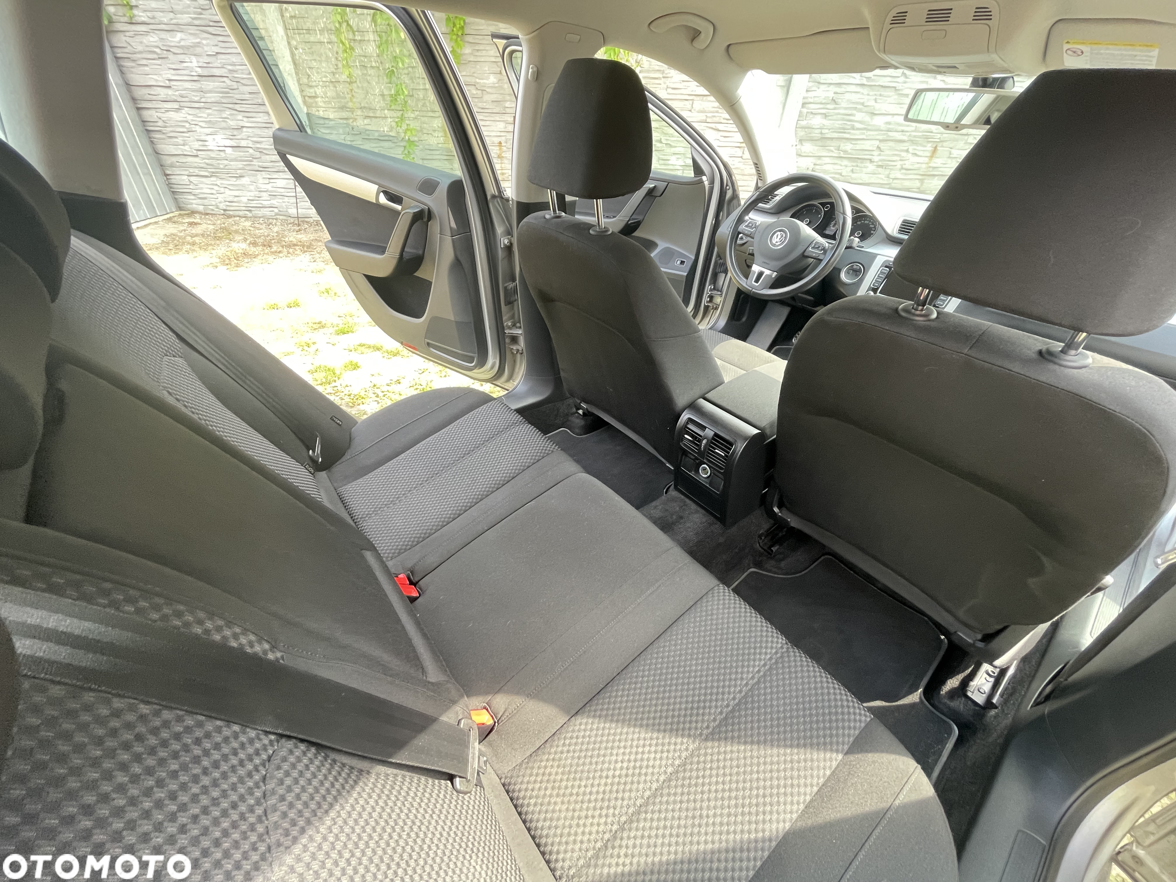 Volkswagen Passat - 22