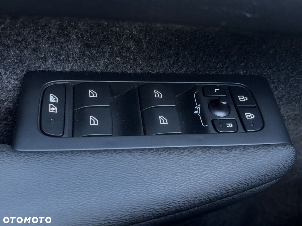 Volvo XC 40 - 18