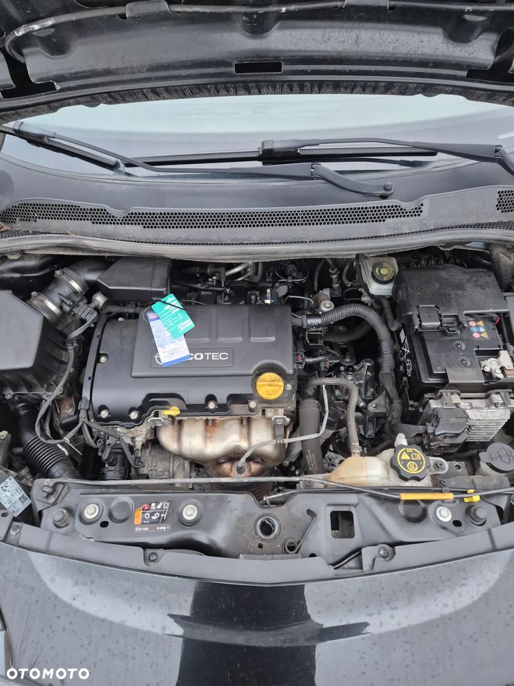 Opel Corsa 1.4 16V Cosmo - 21