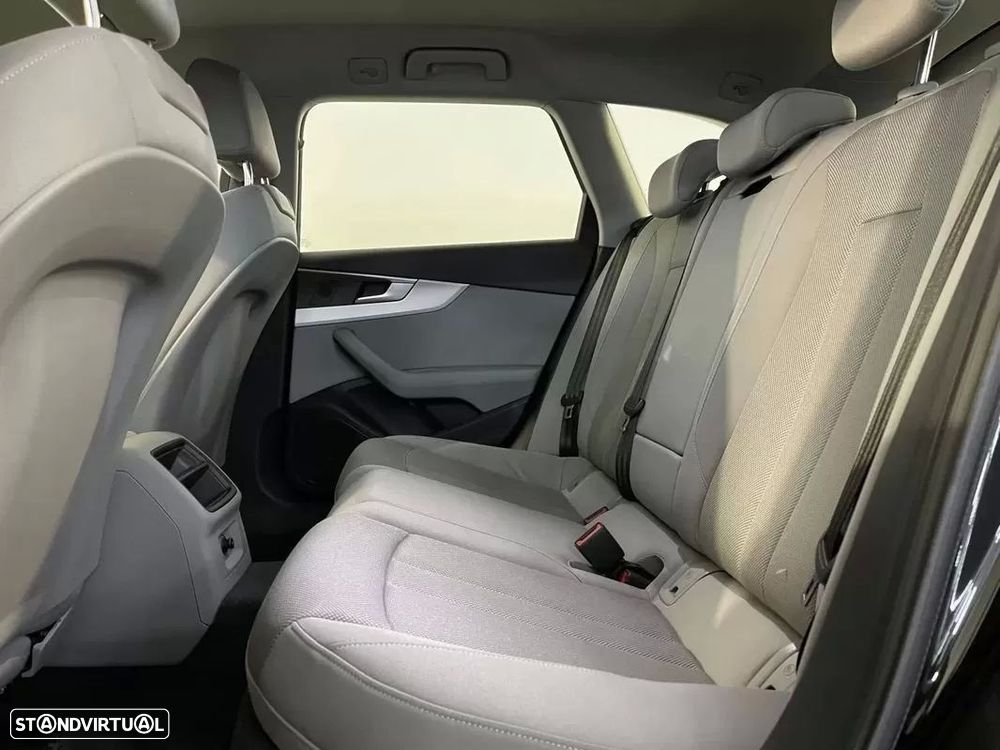 Audi A4 Avant 30 TDI Advanced S tronic - 14