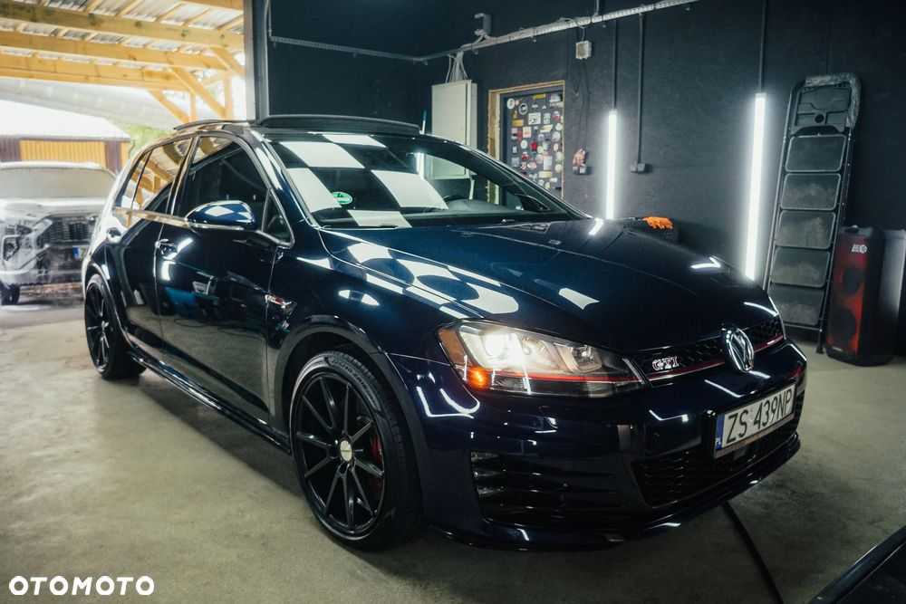 Volkswagen Golf GTI Performance BlueMotion Technology - 1