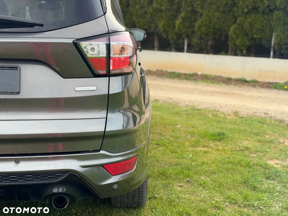 Ford Kuga 1.5 EcoBoost 2x4 Titanium - 18