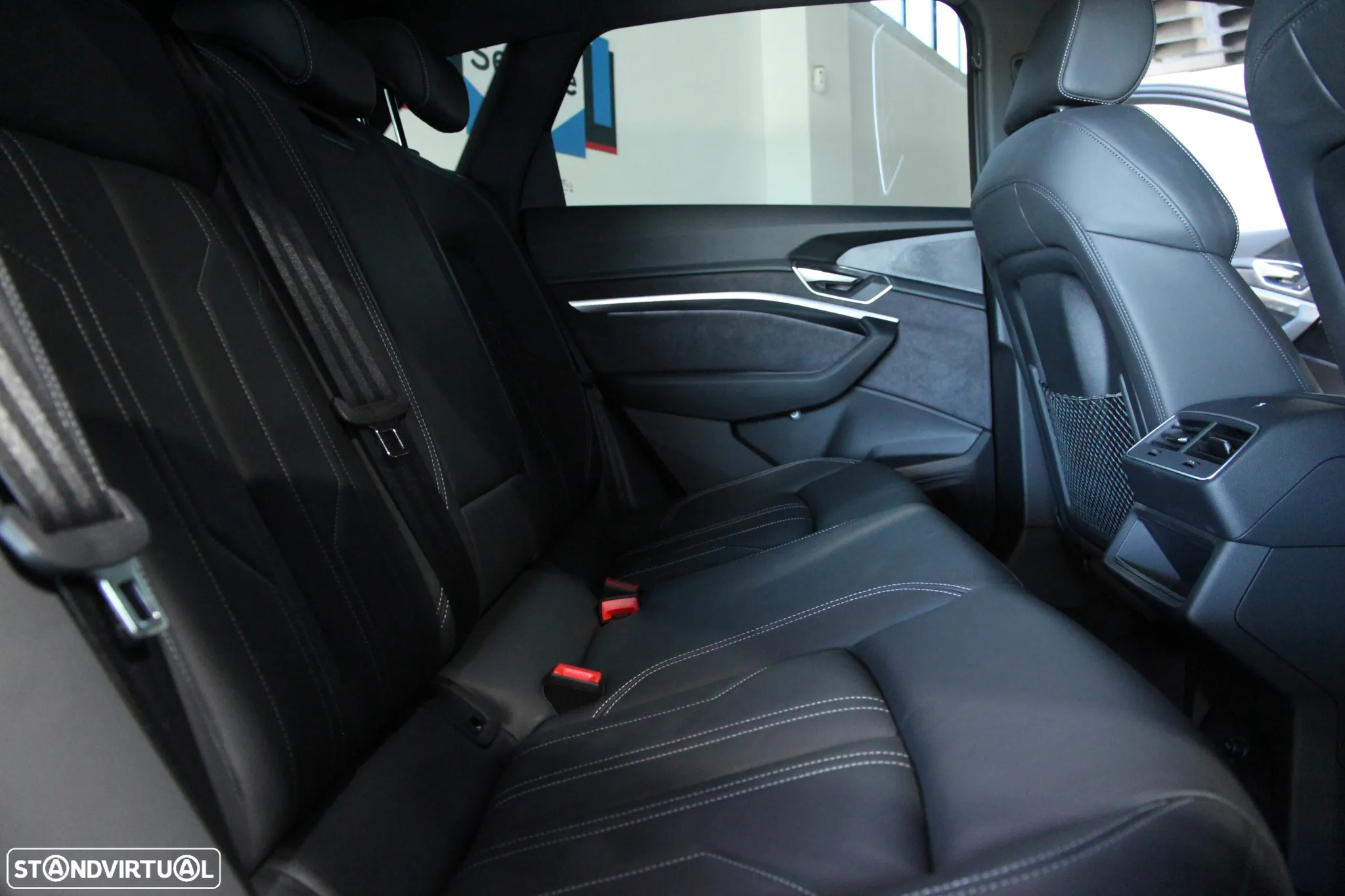 Audi Q8 e-Tron 50 quattro S line - 31