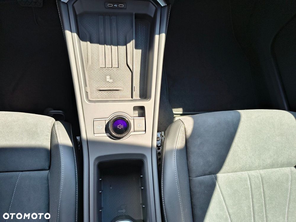 Volkswagen T-Roc 1.5 eTSI Style DSG - 31