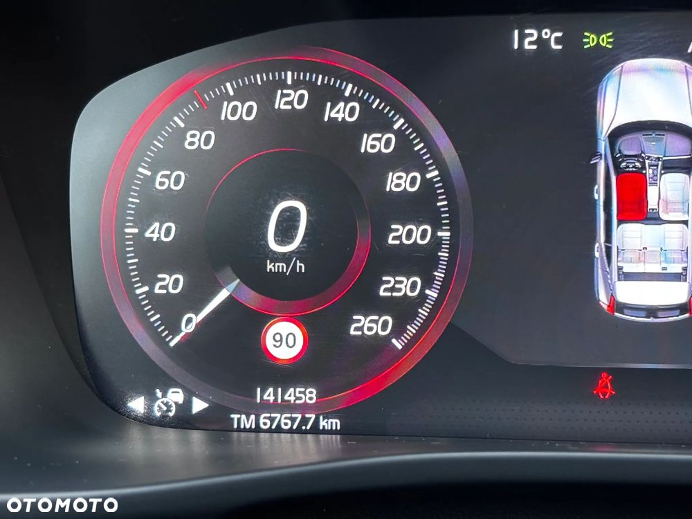 Volvo XC 40 D4 AWD Momentum (Intro Edition) - 9