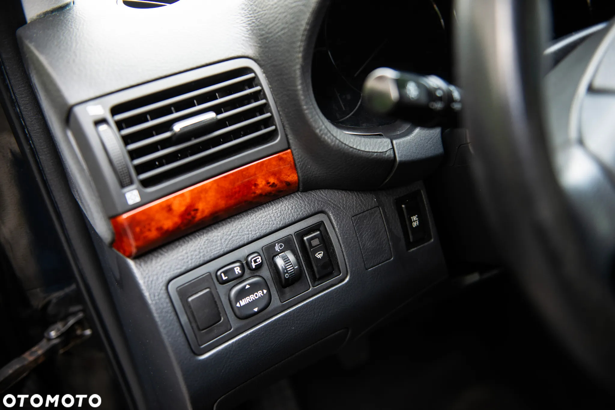 Toyota Avensis 1.8 Sol - 17
