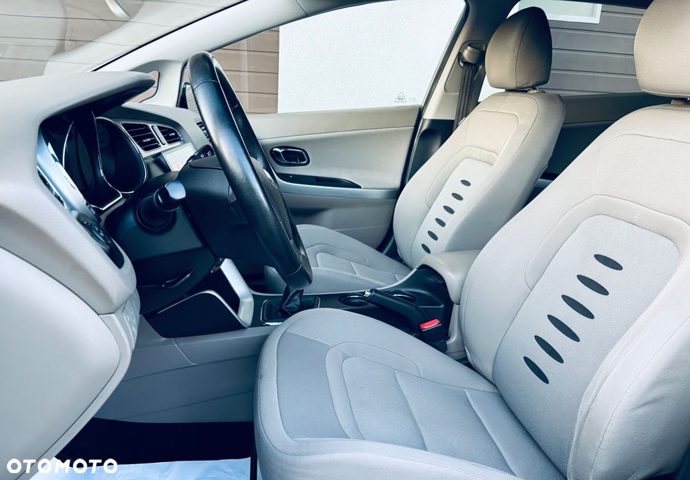 Kia Ceed 1.6 GDI Business Line - 14