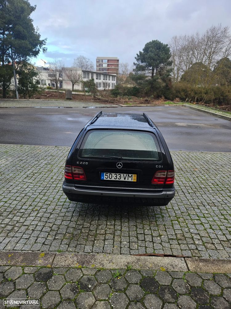 Mercedes-Benz E 220 - 4
