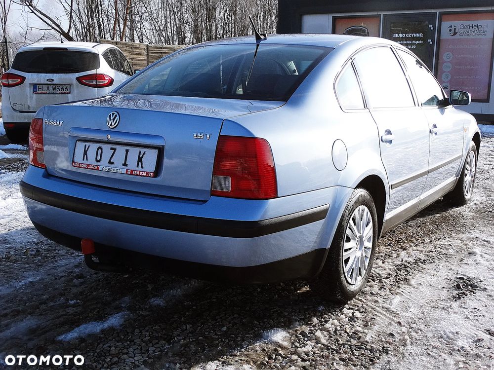 Volkswagen Passat 1.8T Comfortline - 12