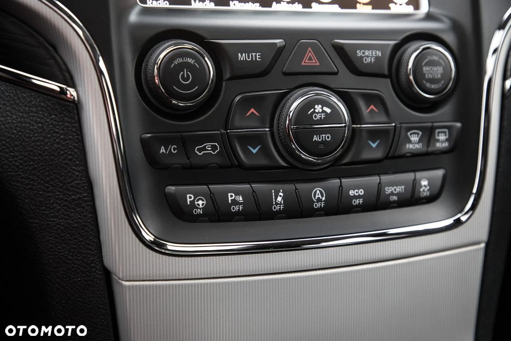 Jeep Grand Cherokee 3.0 CRD Summit - 29