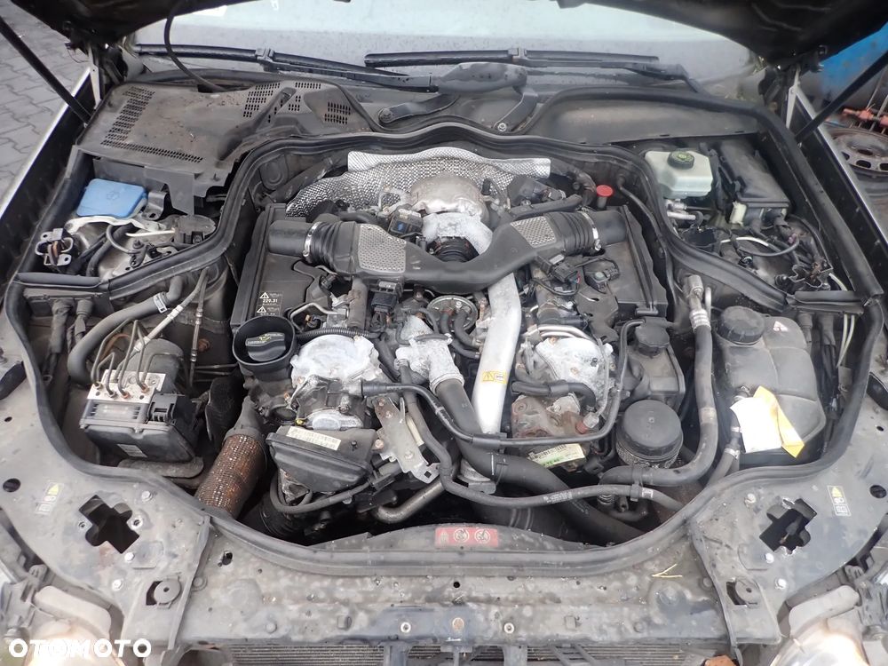 CZĘŚCI - Mercedes E-klasa W211 3,0CDI 190KM 642920 AT 722902 LIFT 2008r. LAKIER C963 INDEX - 8713 - 5