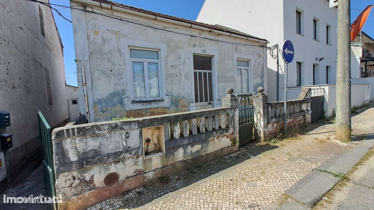 Moradia T3 - Bairro Norton de Matos - Com Projeto Aprovado - Grande imagem: 2/25