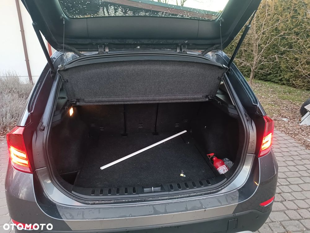 BMW X1 xDrive18d xLine - 11