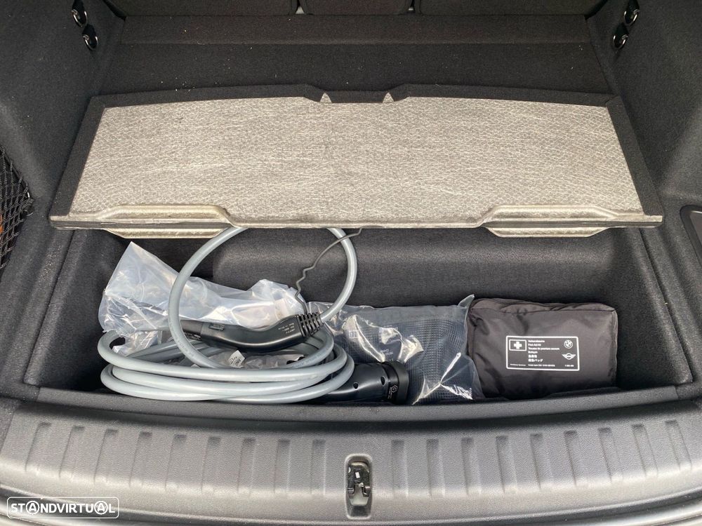 BMW iX1 eDrive20 Pack Desportivo M - 22