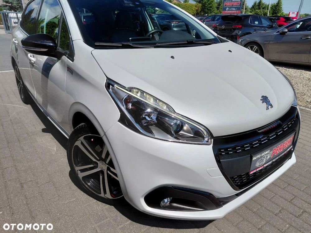 Peugeot 208 - 5