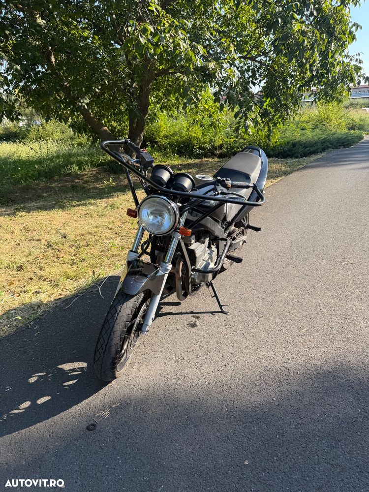 Suzuki GS 500E - 4