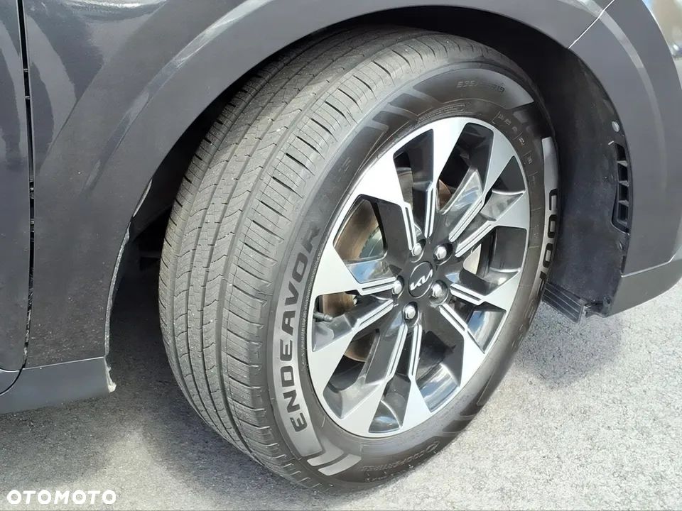 Kia Carnival - 7