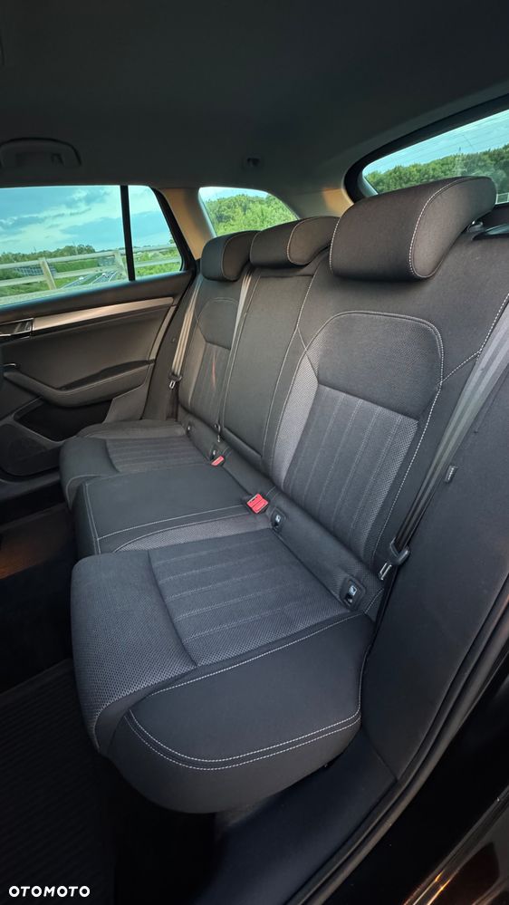 Skoda Superb 2.0 TDI Style DSG - 23