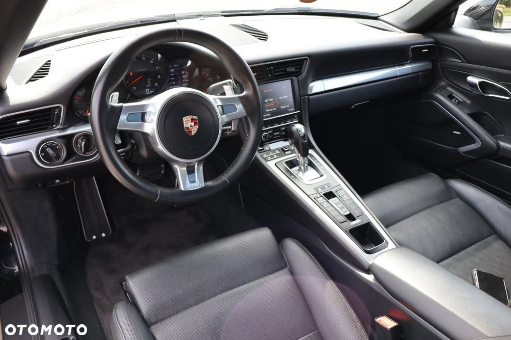 Porsche 911 Carrera PDK - 27
