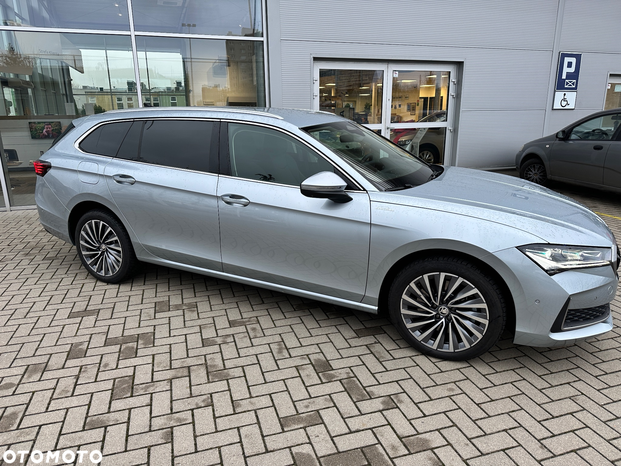 Skoda Superb 2.0 TDI SCR 4x4 L&K DSG - 9