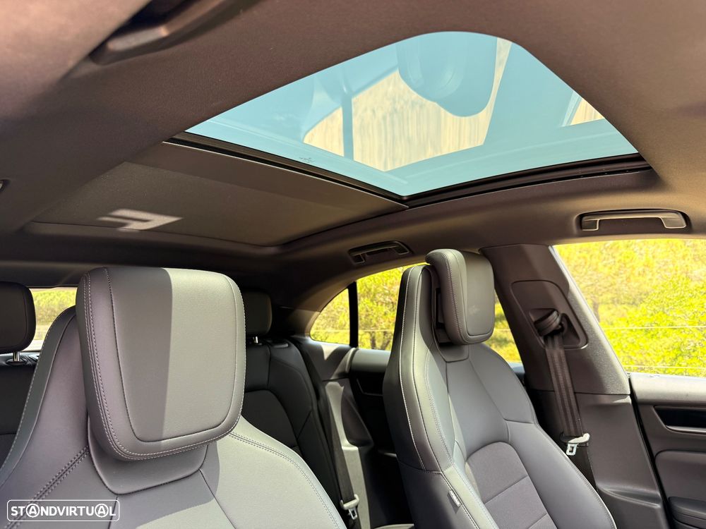 Porsche Macan Electric - 14