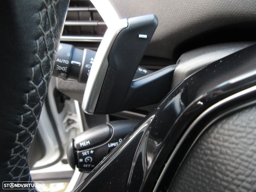 Peugeot 5008 BlueHDI 120 EAT6 Allure - 22