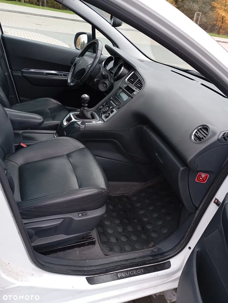 Peugeot 5008 - 11