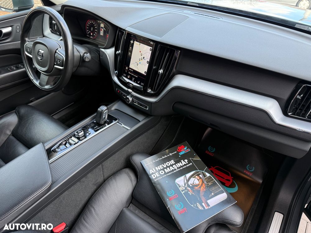 Volvo XC 60 B4 MHEV AWD Momentum Pro - 20