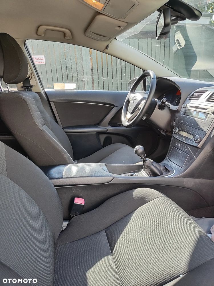 Toyota Avensis 2.0 D-4D Sol - 10